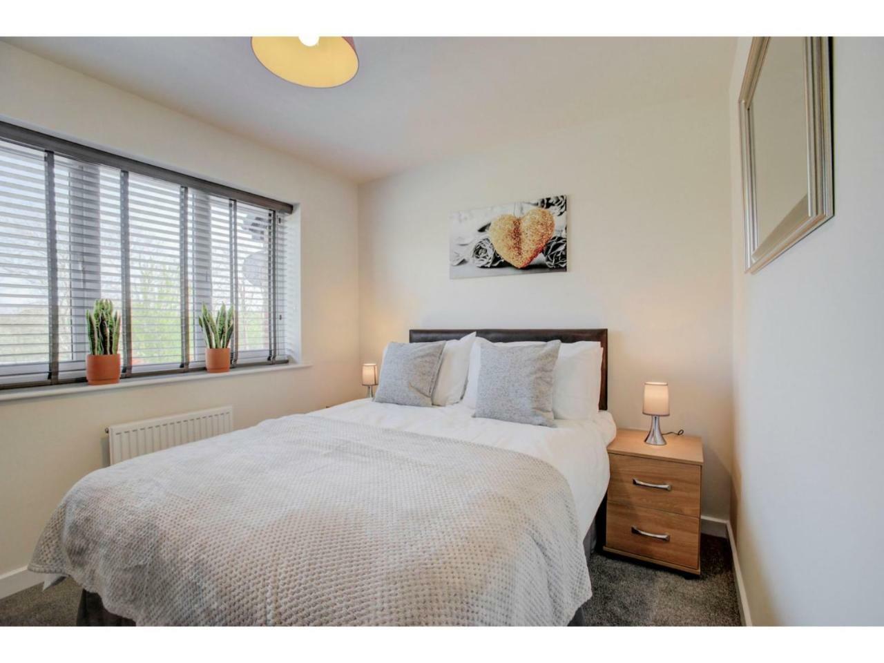Newly Built, Splendid House For 5 In Manchester! Εξωτερικό φωτογραφία