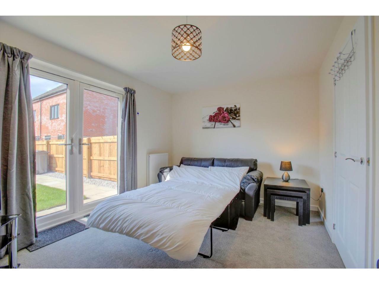 Newly Built, Splendid House For 5 In Manchester! Εξωτερικό φωτογραφία
