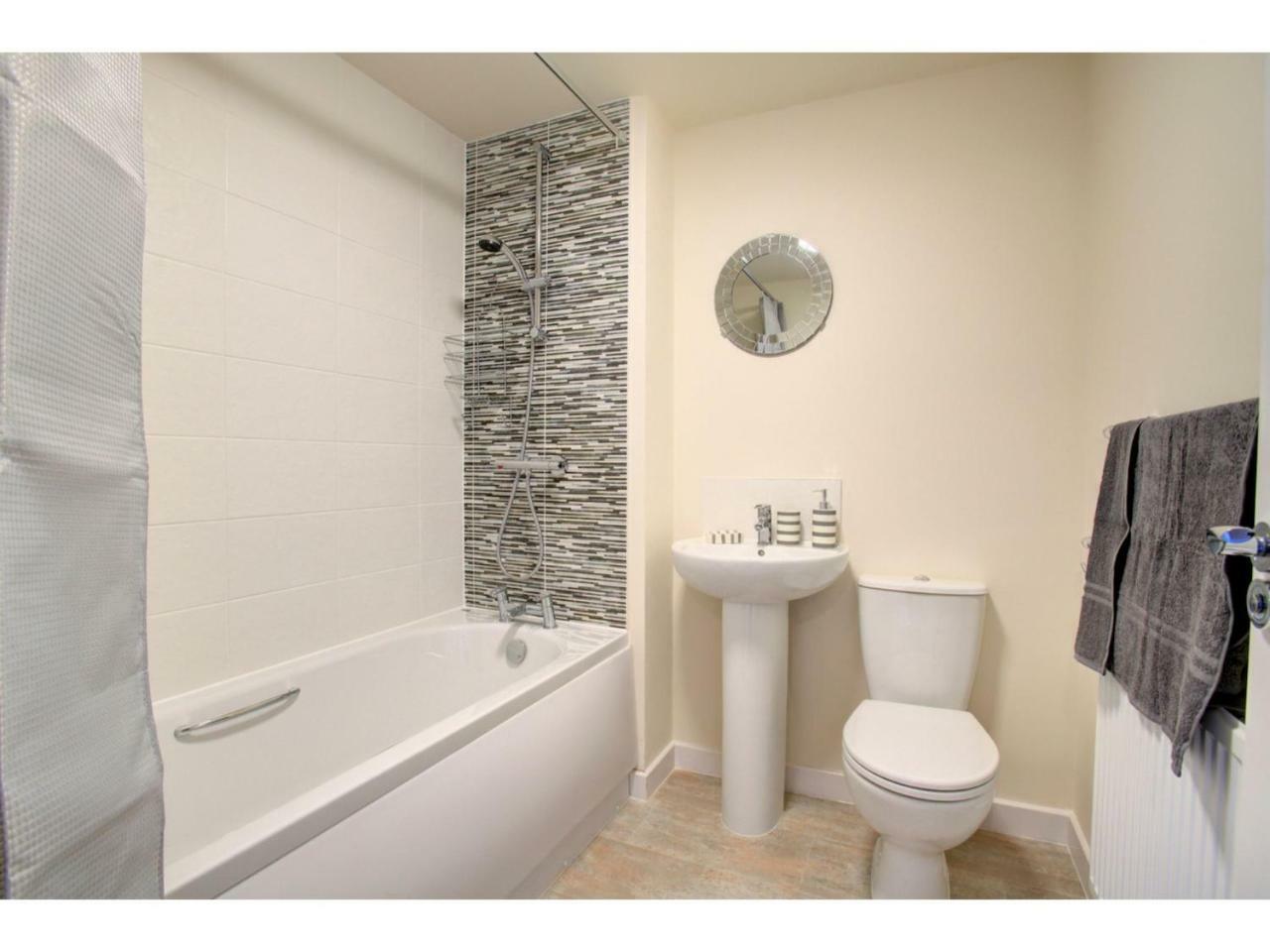 Newly Built, Splendid House For 5 In Manchester! Εξωτερικό φωτογραφία
