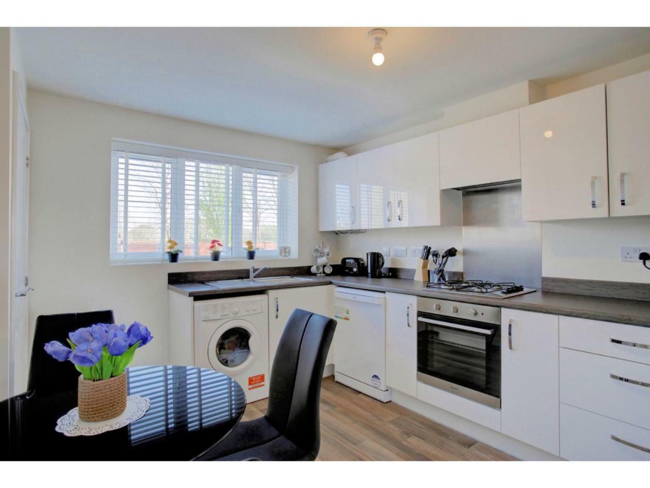 Newly Built, Splendid House For 5 In Manchester! Εξωτερικό φωτογραφία
